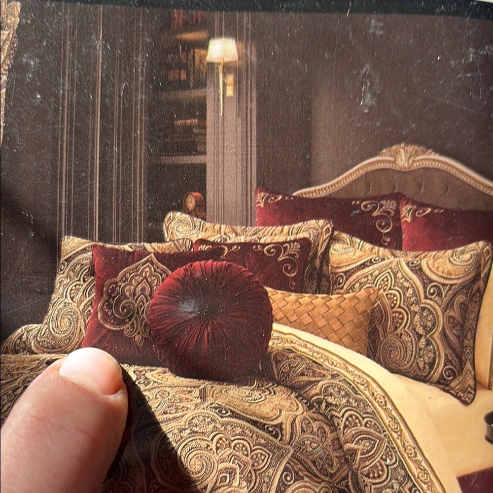 Luxurious Velvet and Patterned Pillow Set